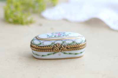 小さなリモージュボックス　Dubarry Limoges アンティークストリュフ