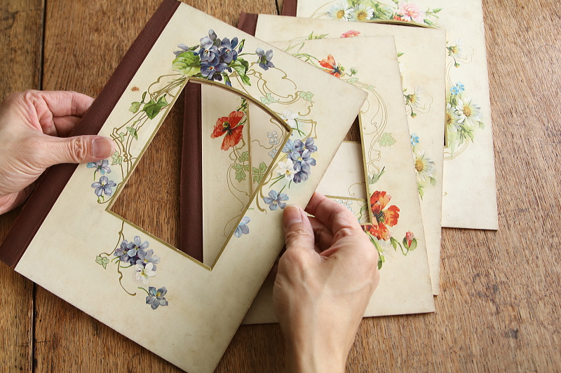 ヴィクトリアンのアルバムページ　ボタニカルアート　イギリス アンティークストリュフ