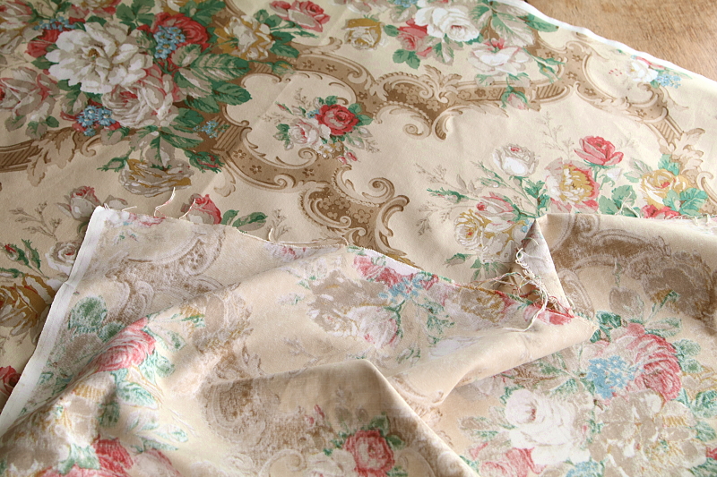ヴィンテージプリントファブリック　ロココの薔薇　sanderson イギリス アンティークストリュフ