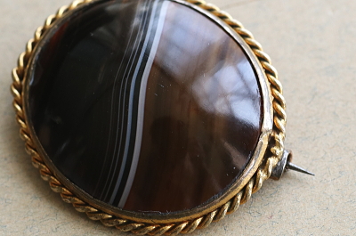 オーバルアゲートブローチ　スコットランド アンティークストリュフ