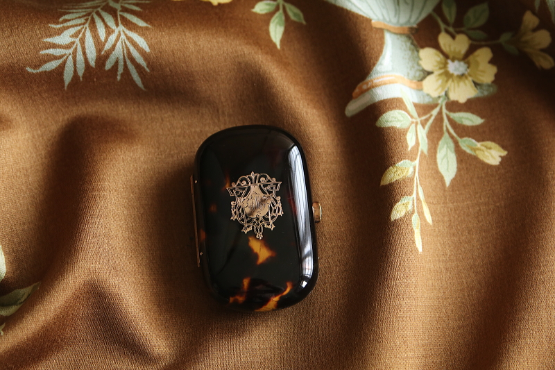 モノグラムのピクウェパース　フランス　べっ甲　アンティークストリュフ