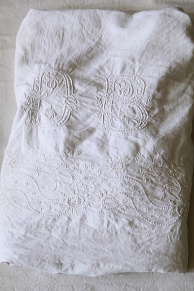 エンブロイダリー　ファインリネンシーツ　フランス　アンティークストリュフ