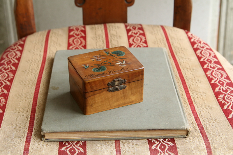 オリーブウッドのジュエリーボックス　菫　モンテカルロ　モナコ アンティークストリュフ