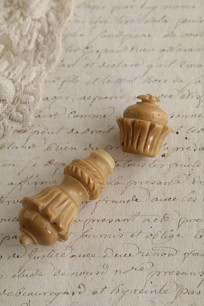 ベジタブルアイボリーニードルケース　ヴィクトリアン　イギリス アンティークストリュフ