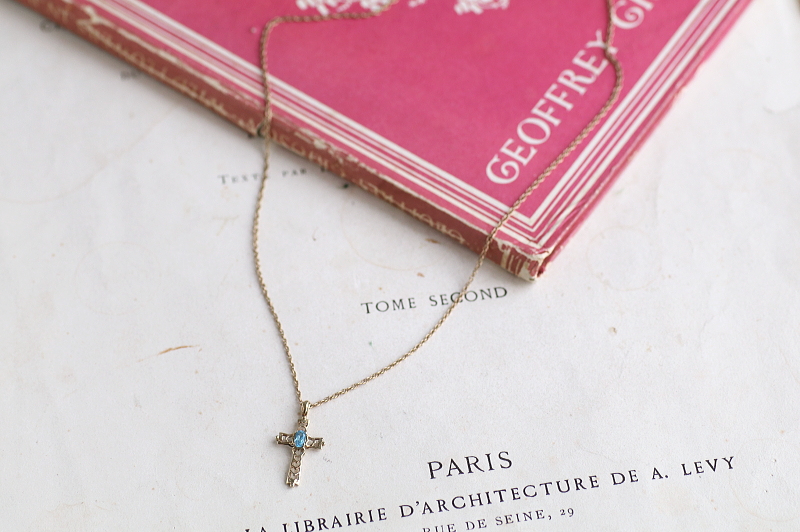 ブルートパーズ　ゴールドクロスペンダント　イギリス　アンティークストリュフ　 20251218