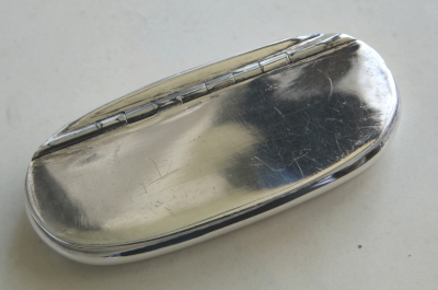 シルバープレートスナッフボックス　james dixon イギリス アンティークストリュフ