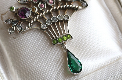 カラーペーストの花籠　シルバーペンダント　ヨーロッパ アンティークストリュフ