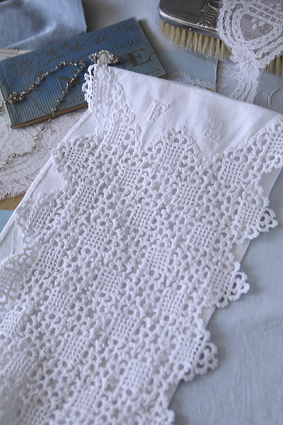 レースフラップ　リネンブラシケース　イギリス　アンティークストリュフ 2026020317