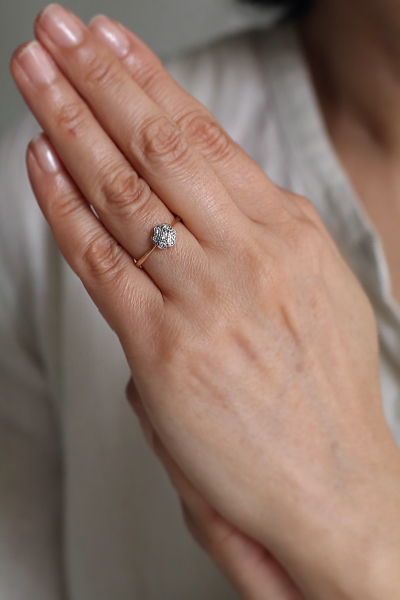 シングルカットダイヤモンドデイジーリング　イギリス　アンティークストリュフ