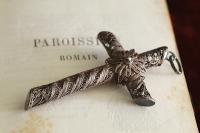 オールドシルバーフィリグリーペンダント　ヨーロッパ　アンティークストリュフ