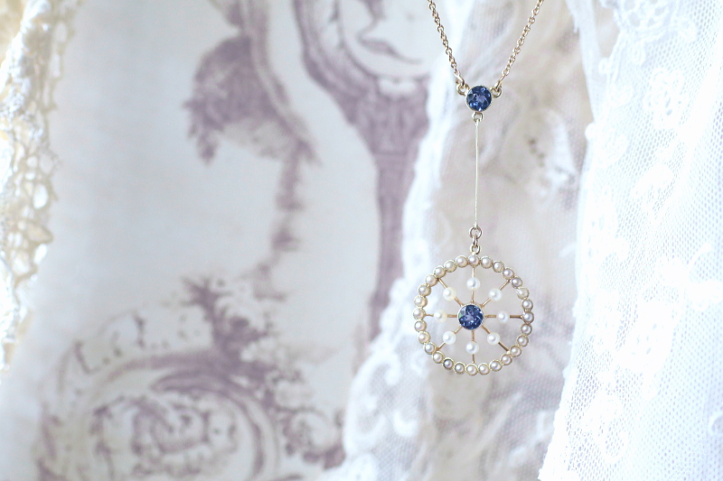 サファイアアンドシードパール　ラヴァリエールネックレス　イギリス　アンティークストリュフ 20250627