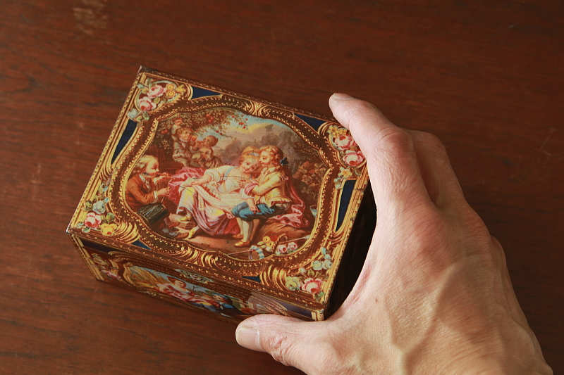 フレンチスナッフボックス型ビスケット缶　イギリス　アンティークストリュフ