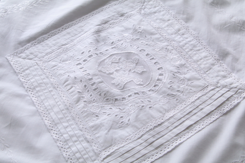 コットンラージクッションカバー　植物模様　刺繍　カットワーク　イギリス　アンティークストリュフ