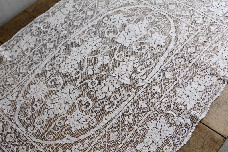 葡萄柄のフィレレースパネル　テーブルクロス　イギリス　アンティークストリュフ