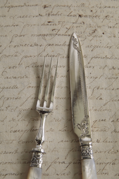 マザーオブパールハンドルデザートナイフ＆フォーク　イギリス　アンティークストリュフ