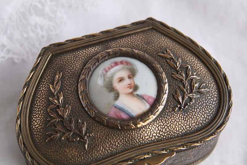 ミニアチュールのジェエリーボックス　フランス　アンティークストリュフ