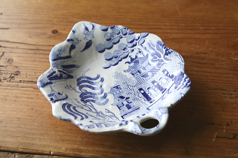 ヴィクトリアンブルーウイロー　リーフディッシュ　イギリス　アンティークストリュフ