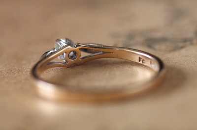 ホワイトゴールドフェイス　ダイヤモンドソリテールリング　エンゲージ　イギリス　アンティークストリュフ