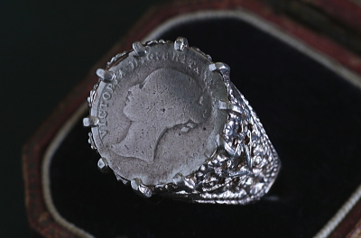 ヴィクトリア女王3ペンス銀貨シルバーリング　イギリス　アンティークストリュフ
