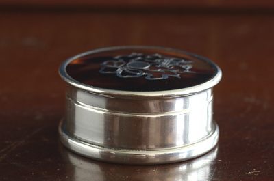 ピクウェのシルバーピルケース　べっ甲　スターリングシルバー　イギリス