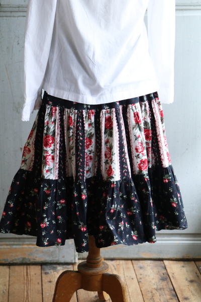 フランスのヴィンテージフレアスカート　フランス　アンティークストリュフ 20250716