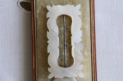 マザーオブパールバックル　ヴィクトリアン イギリス　アンティークストリュフ