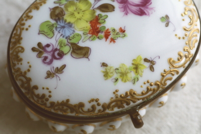 手描きの薔薇のポーセリンケース　ドイツ　アンティークストリュフ