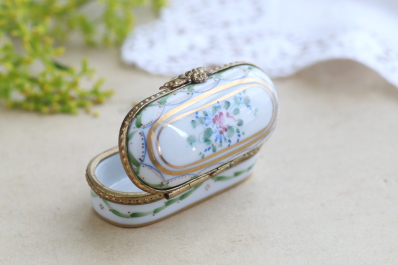 小さなリモージュボックス　Dubarry Limoges アンティークストリュフ