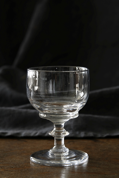 丸いボウルのステムグラス　イギリス　アンティークストリュフ