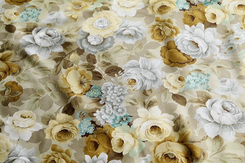 薔薇と勿忘草のヴィンテージプリントファブリック　sanderson イギリス　アンティークストリュフ