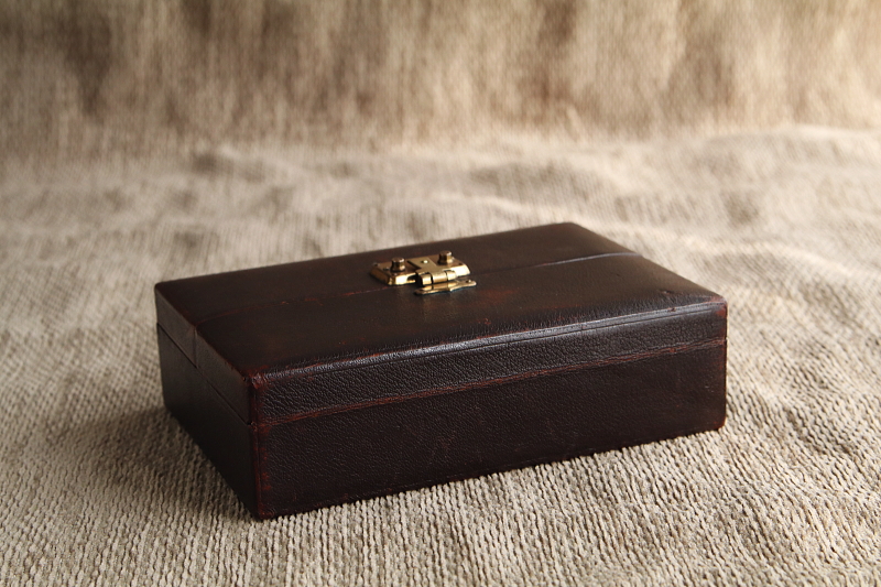 モロッコレザー　ジュエリーケース　イギリス　アンティークストリュフ