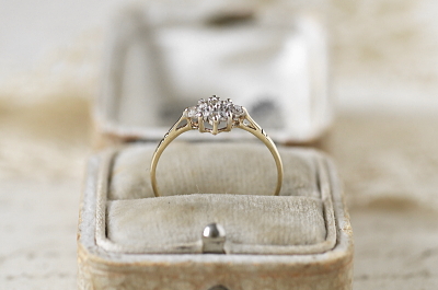 メレダイヤ　ダイヤシェイプリング　イギリス　アンティークストリュフ