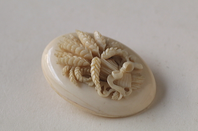 麦穂のブーケ　アイボリーブローチ　ヴィクトリアン　イギリス　アンティークストリュフ