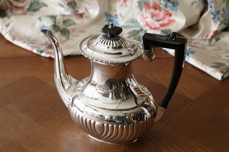 シルバープレートコーヒーポット　アンティークストリュフ