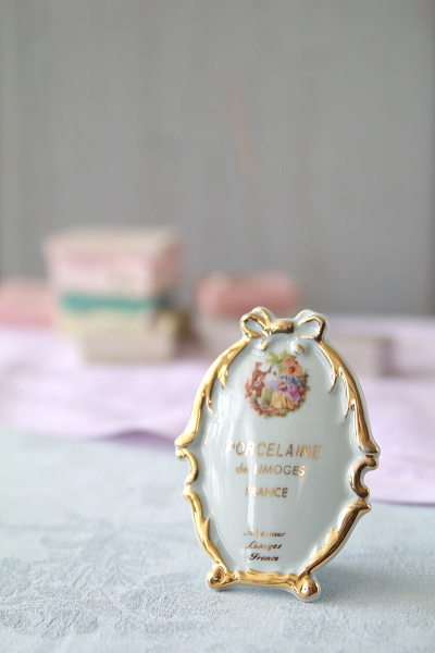 ポーセリンのディスプレイサイン　meissner limoges フランス　アンティークストリュフ