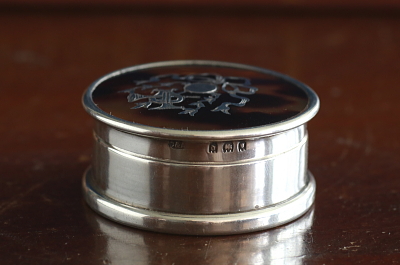 ピクウェのシルバーピルケース　べっ甲　スターリングシルバー　イギリス