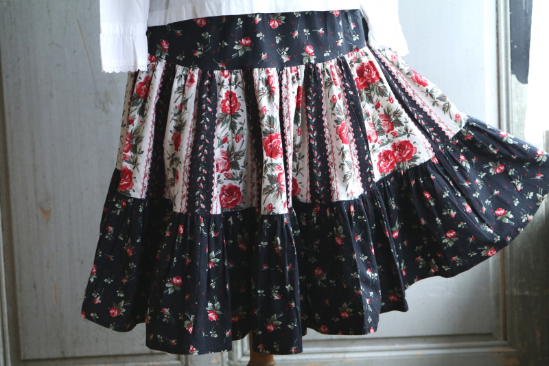 フランスのヴィンテージフレアスカート　フランス　アンティークストリュフ