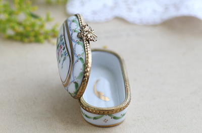 小さなリモージュボックス　Dubarry Limoges アンティークストリュフ