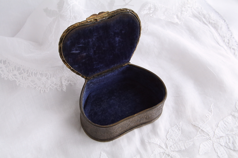 ミニアチュールのジェエリーボックス　フランス　アンティークストリュフ