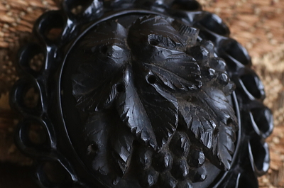 葡萄のジェットブローチ　ヴィクトリアン　イギリス　アンティークストリュフ