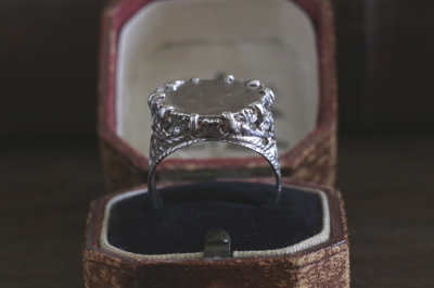 ヴィクトリア女王3ペンス銀貨シルバーリング　イギリス　アンティークストリュフ