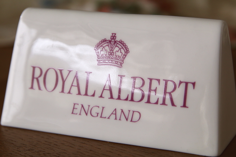 ROYAL ALBERTのショップディスプレーサイン　イギリス　アンティークストリュフ