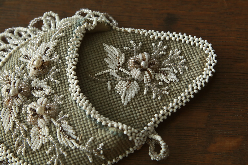 ヴィクトリアンビーズワークウォッチポケット　イギリス　アンティークストリュフ