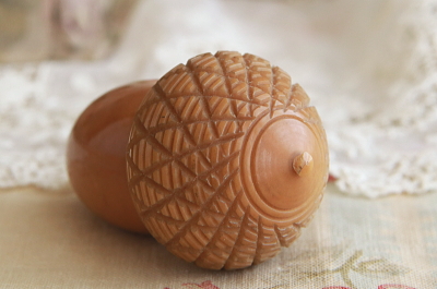 エイコーンのソーイングセット　ベジタブルアイボリー　ヴィクトリアン　イギリス　アンティークストリュフ