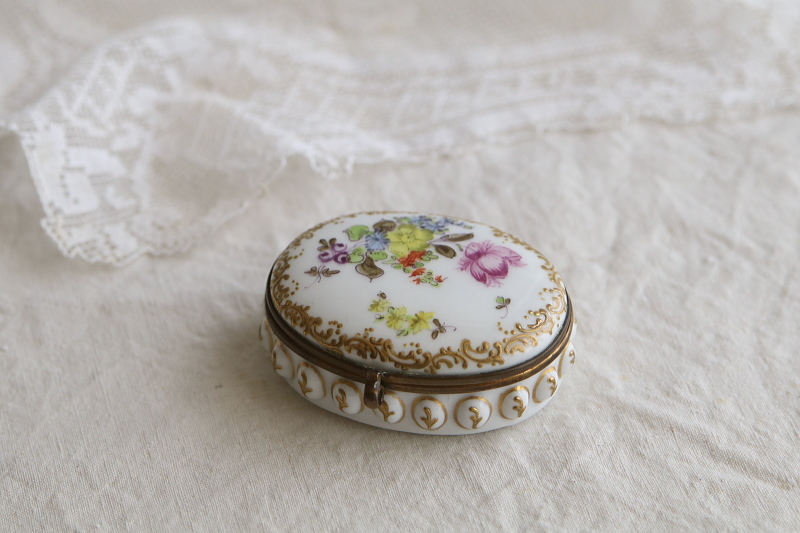 手描きの薔薇のポーセリンケース　ドイツ　アンティークストリュフ