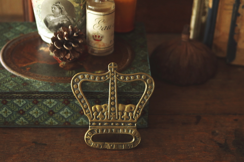 王冠のブラストリベット　ダイヤモンド・ジュビリー　ヴィクトリア　イギリス　アンティークストリュフ