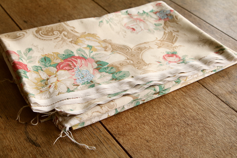 ヴィンテージプリントファブリック　ロココの薔薇　sanderson イギリス アンティークストリュフ