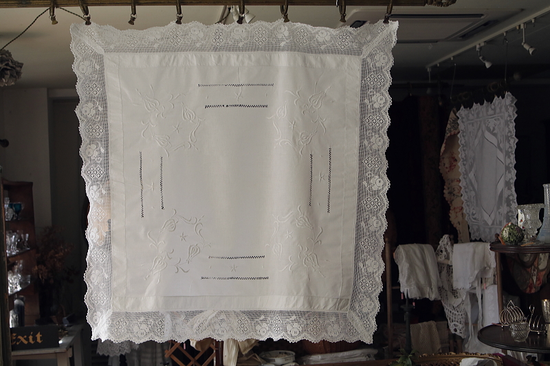 薔薇のクロッシェリネンテーブルクロス　刺繍　イギリス アンティークストリュフ