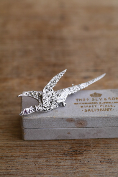 マーカサイトのシルバーワイバーンブローチ　ヨーロッパ　アンティークストリュフ 202602017