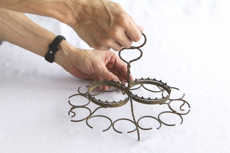 リキュールのワイヤースタンド　フランス アンティークストリュフ